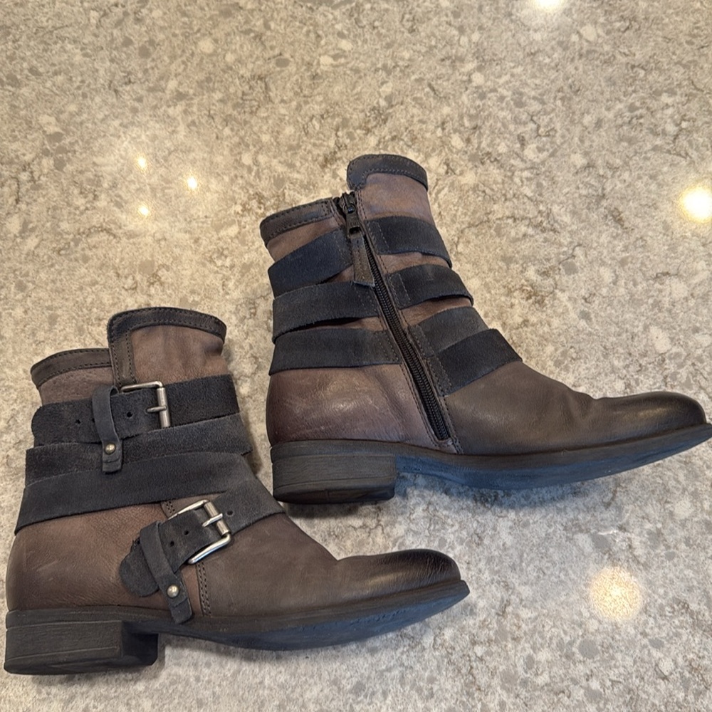 MIZ MOOZ GRAY/TAUPE LEATHER ANKLE BOOTS 7.5